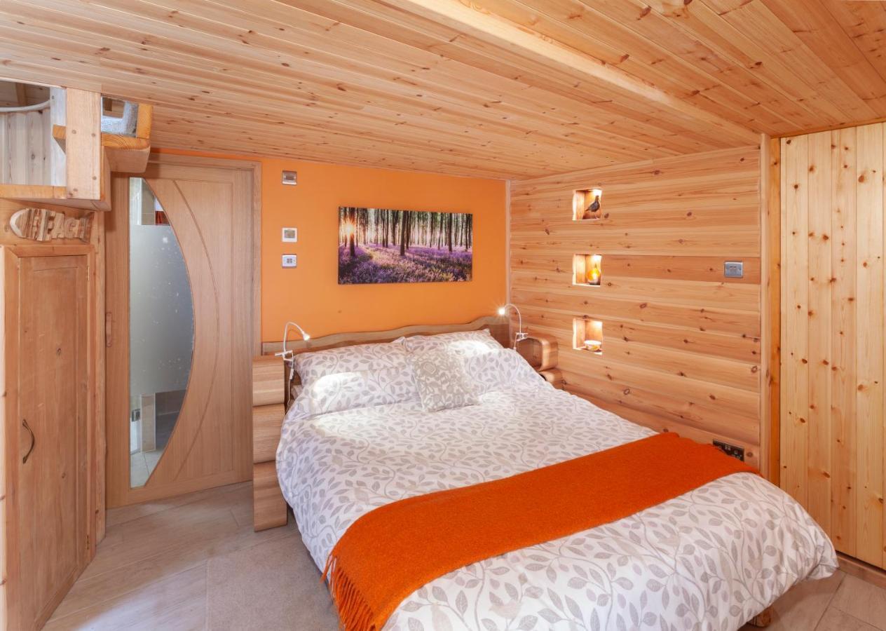 Porthole Log Cabin Minehead Exterior photo